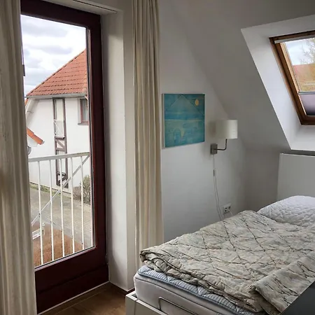 Ferienwohnung-jim-knopf-mit-balkon-zwischen-strand-wald-wiese-im-suedosten-der-insel-ruegen Apartment Gustow (Vorpommern-Rugen)