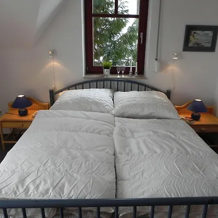 Ferienwohnung-jim-knopf-mit-balkon-zwischen-strand-wald-wiese-im-suedosten-der-insel-ruegen Gustow (Vorpommern-Rugen)