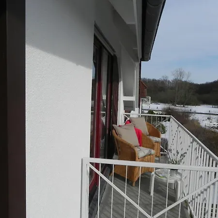 Ferienwohnung-jim-knopf-mit-balkon-zwischen-strand-wald-wiese-im-suedosten-der-insel-ruegen Apartment