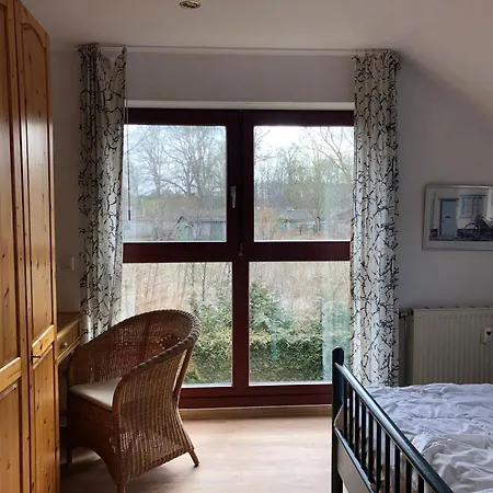 Ferienwohnung-jim-knopf-mit-balkon-zwischen-strand-wald-wiese-im-suedosten-der-insel-ruegen Gustow (Vorpommern-Rugen)