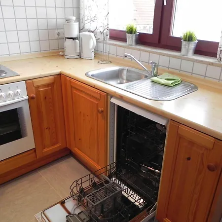 Ferienwohnung-jim-knopf-mit-balkon-zwischen-strand-wald-wiese-im-suedosten-der-insel-ruegen * Gustow (Vorpommern-Rugen)