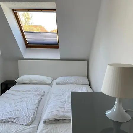 Apartamento Ferienwohnung-jim-knopf-mit-balkon-zwischen-strand-wald-wiese-im-suedosten-der-insel-ruegen Gustow (Vorpommern-Rugen)