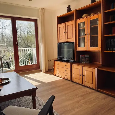 Ferienwohnung-jim-knopf-mit-balkon-zwischen-strand-wald-wiese-im-suedosten-der-insel-ruegen Apartment