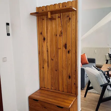 Ferienwohnung-jim-knopf-mit-balkon-zwischen-strand-wald-wiese-im-suedosten-der-insel-ruegen Apartamento Gustow (Vorpommern-Rugen)